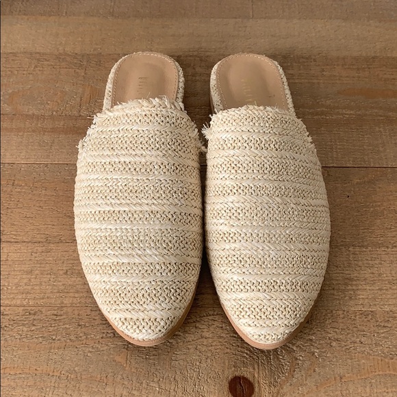 Vici Shoes - Brand New - Vici Collection, Cream Mules, Sz 9